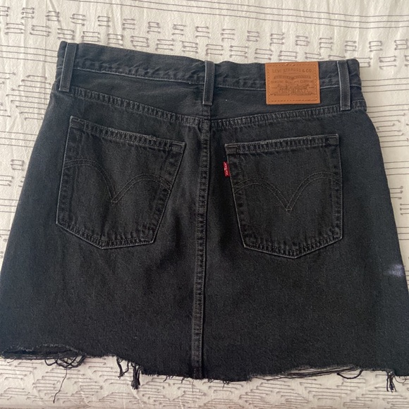 Levi’s black denim skirt - Picture 2 of 3